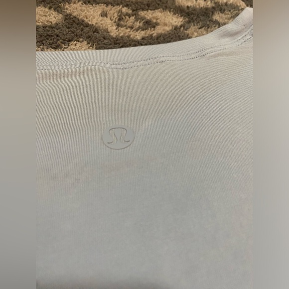 Lululemon Blue Linen Cates Tee - Picture 3 of 5